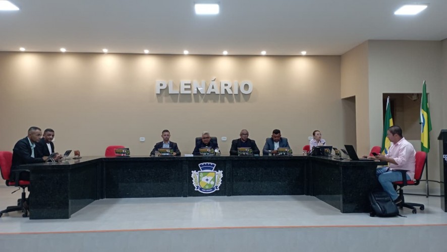 Câmara de Vera Mendes aprova licença do prefeito e dá posse a prefeito em exercício